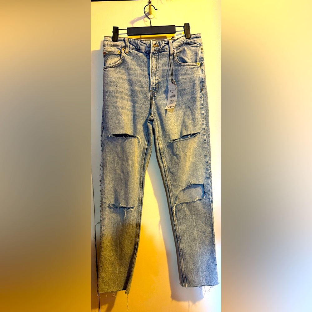 Brand New Zara High Waist Skinny Jeans in Light Blue. Size 6